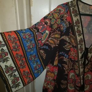 FLYING TOMATO BLOUSE